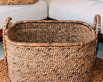 Cesto portabiancheria extra-large – Cesto quadrato boho – Cesto decorativo intrecciato naturale – Cesto portaoggetti in giacinto d'acqua naturale (2 misure) MENTARI