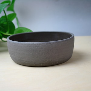 Handmade ceramic dog bowl, medium size, Large size. Modern Dog Gift, Puppy Gift. dog or cat food or water bowls