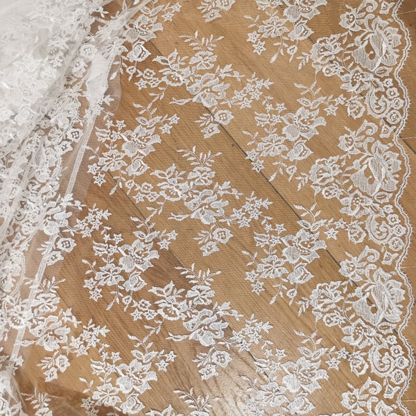 Tissu dentelle à broder blanc cassé, tissu dentelle de mariée, dentelle florale, tissu dentelle, tissu dentelle de tulle, dentelle de robe de mariée, tissu transparent, 55 po. de largeur