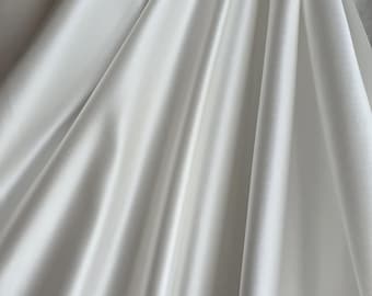 300 cm szerokości, miękka, kość słoniowa, wysokiej jakości satyna Duchess, klasyczna satyna Duchess, satyna ślubna, tkanina ślubna, satyna na suknię ślubną o szerokości 118 cali
