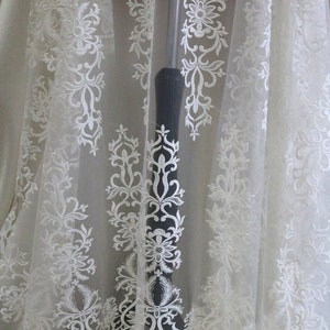 Elfenbensfärgat broderat spetstyg, brudspetstyg, blommig spets, spetstyg, tyllspetstyg, brudklänningsspets, transparent tyg, 133 cm bredd bild 3