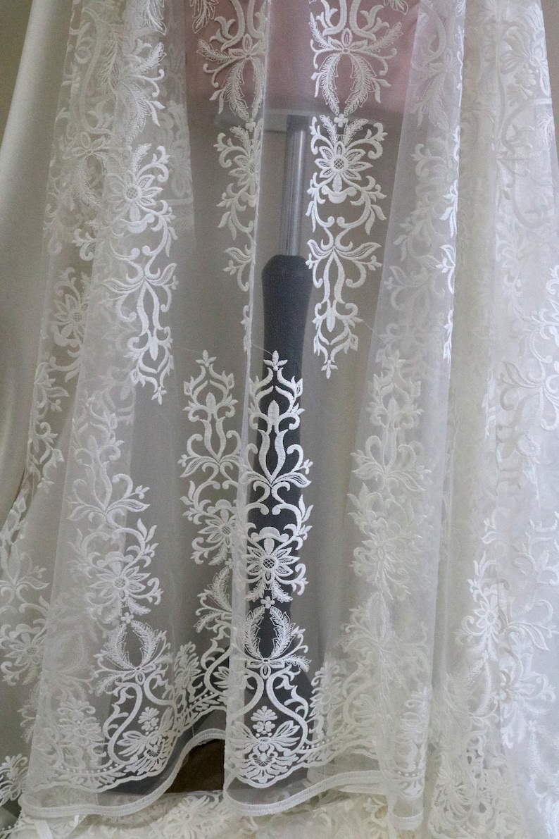 Elfenbensfärgat broderat spetstyg, brudspetstyg, blommig spets, spetstyg, tyllspetstyg, brudklänningsspets, transparent tyg, 133 cm bredd bild 3