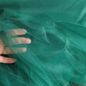 Emerald Green Soft Tulle Fabric, 118" / 3m Wide, Mesh Fabric, Extra Soft Tulle for Skirts, Tutu, Tulle Dress, Bridal veil, Sold by the meter