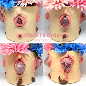 Könnte beinhalten: Ein Keramiktopf in Form eines menschlichen Körpers mit verschiedenen Körperteilen, die auf der Oberfläche modelliert sind. Der Topf ist mit rosa und blauen Blumen verziert. Der Text "Made To Order @WTFpots" ist auf dem Topf sichtbar.