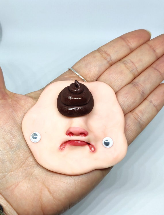 ポリマークレイのうんち頭マグネット：奇妙なアート彫刻 - Etsy 日本