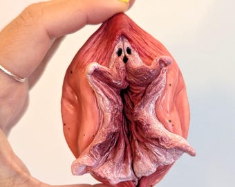 Ghost vulva fridge magnet/custom, vagina art sculpture, weird magnet, vulva art, vagina art,body positivity, feminist art, spooky