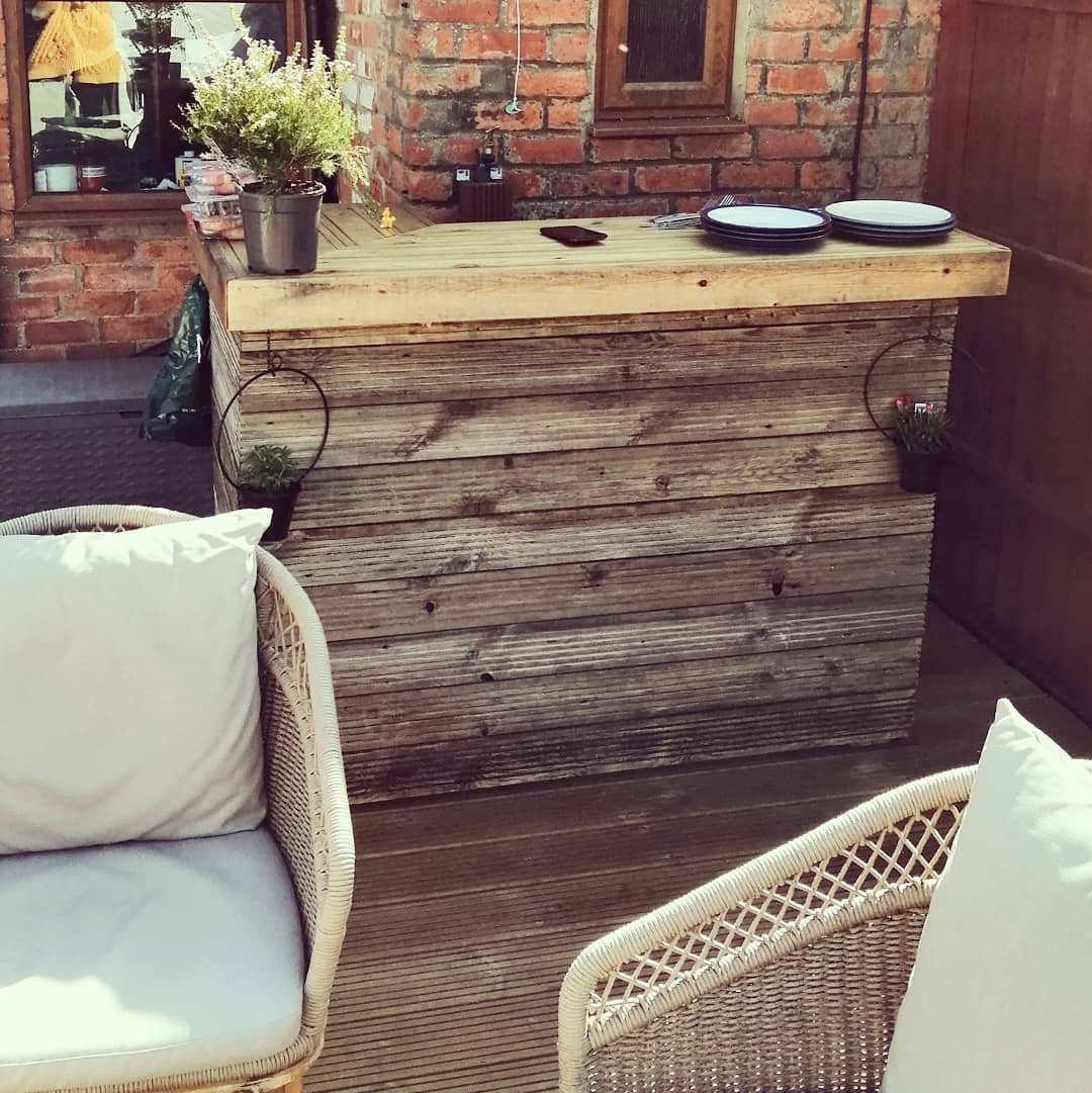 Wooden Outdoor Bar Design