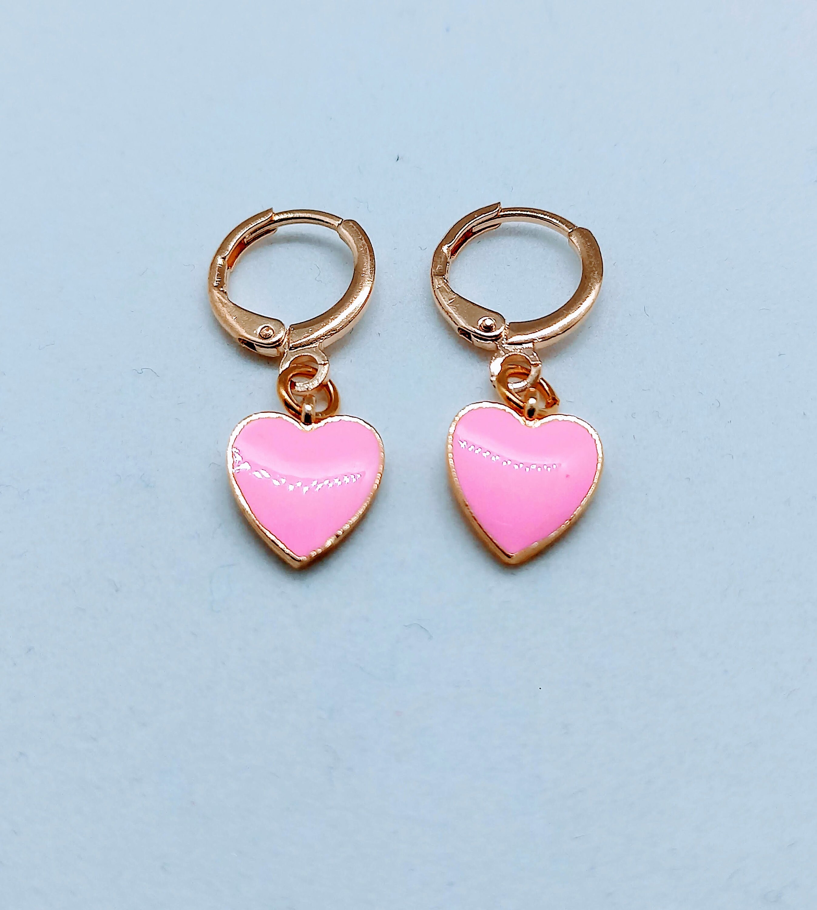 Radiant Heart Huggie Earrings – Gold & Pink