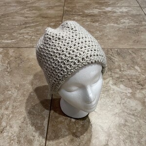 Light gray adult beanie/ 100% acrylic/ Unisex