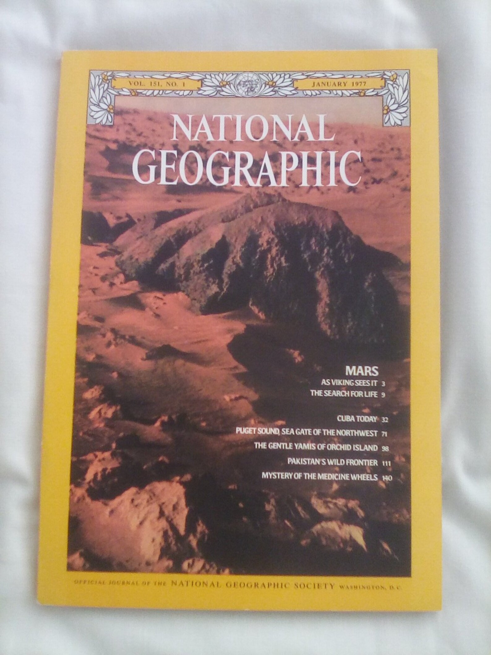 National Geographic Magazine January 1977 | Etsy