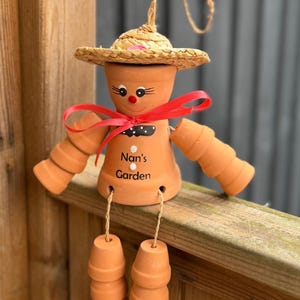 Personalised Plant Pot Lady with Floral Hat Hanging Garden Ornament –  Mother’s Day , Birthday, Easter Garden Gift 2026 Mum, Nan, Grandma