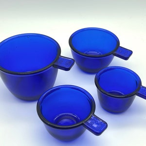 Nesting Vintage Style Stacking 4 Pc. Measuring Cups Set 1/4, 1/3, 1/2, 1 Cup Depression Style in Cobalt Blue Glass Color image 3