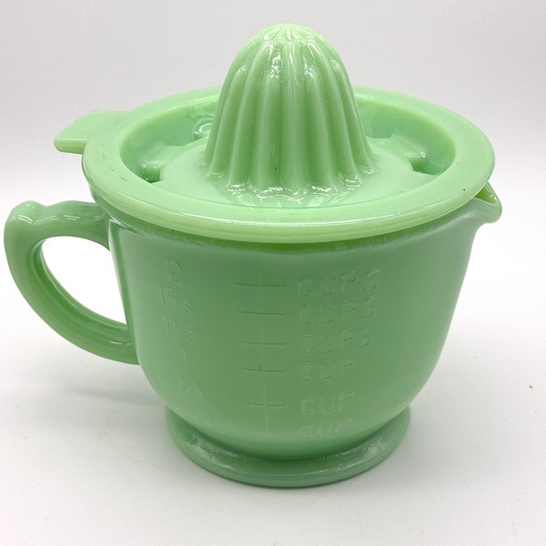 Jadeite Green Vintage Style Juicer with Measuring Mixing 2 Cup Juice Reamer Depression Style Glass