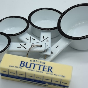 WHITE Enamelware Measuring Cups 1/4 - 1/3 - 1/2 - 1 Cup Metal Vintage Style Nesting Country Farmhouse Chic Kitchen