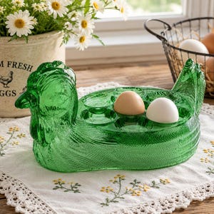 Green Glass Vintage Depression Style Hen Egg Holder 7 Eggs Farmhouse Jade Deviled Egg Dish
