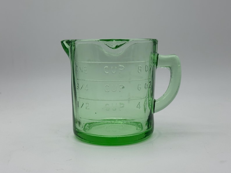 Green Glass Vintage Style 1 Cup / 8 oz Measuring Cup Depression Style with Pour Spouts