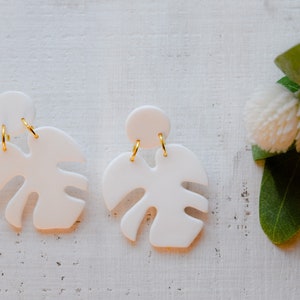 Polymer  clay earrings| monstera leaf| minimalist