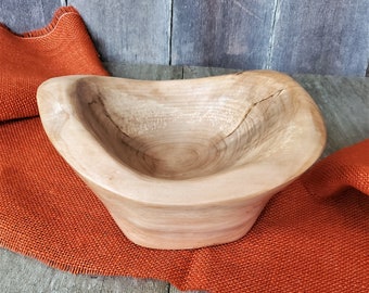 Small hand carved spalted maple key bowl / Rustic handmade wood ring dish / Decorative wood bowl / Wooden snack bowl