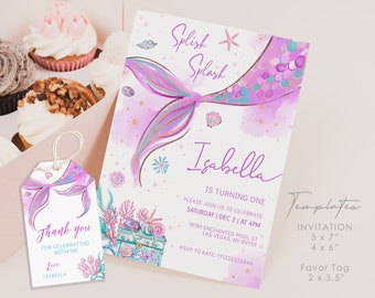 Può includere: Un invito per una festa di primo compleanno con una coda di sirena con squame viola, blu e dorate. L'invito è decorato con uno sfondo acquerellato rosa e bianco e il testo "Splish Splash Isabella compie un anno". L'invito misura 12,7 x 17,8 cm e l'etichetta del favore misura 5,1 x 8,9 cm.
