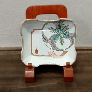 Japanese antique Imari｜Colored wisteria pattern square plate [Bakumatsu-Meiji] w15cm