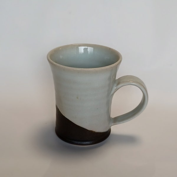 Japanese Hagiyaki mug / Mug with white and black glaze by Atsuyuki Ueda / Japanese pottery studio