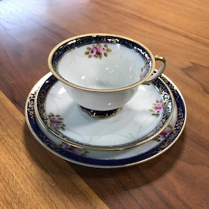 Old Noritake Cup & Saucer (Trio)｜Blue and rose with white as the base｜Export to England [1908]