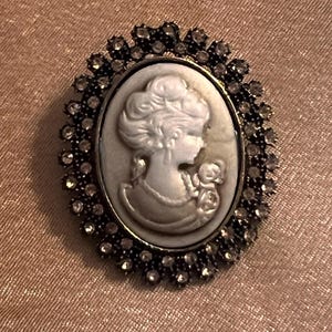 Cameo pin, gold tone, antique looking Cameo, Cameo brooch, Victorian pin, scarf pin, Victorian collar pin, dress pin, Mother’s Day gift