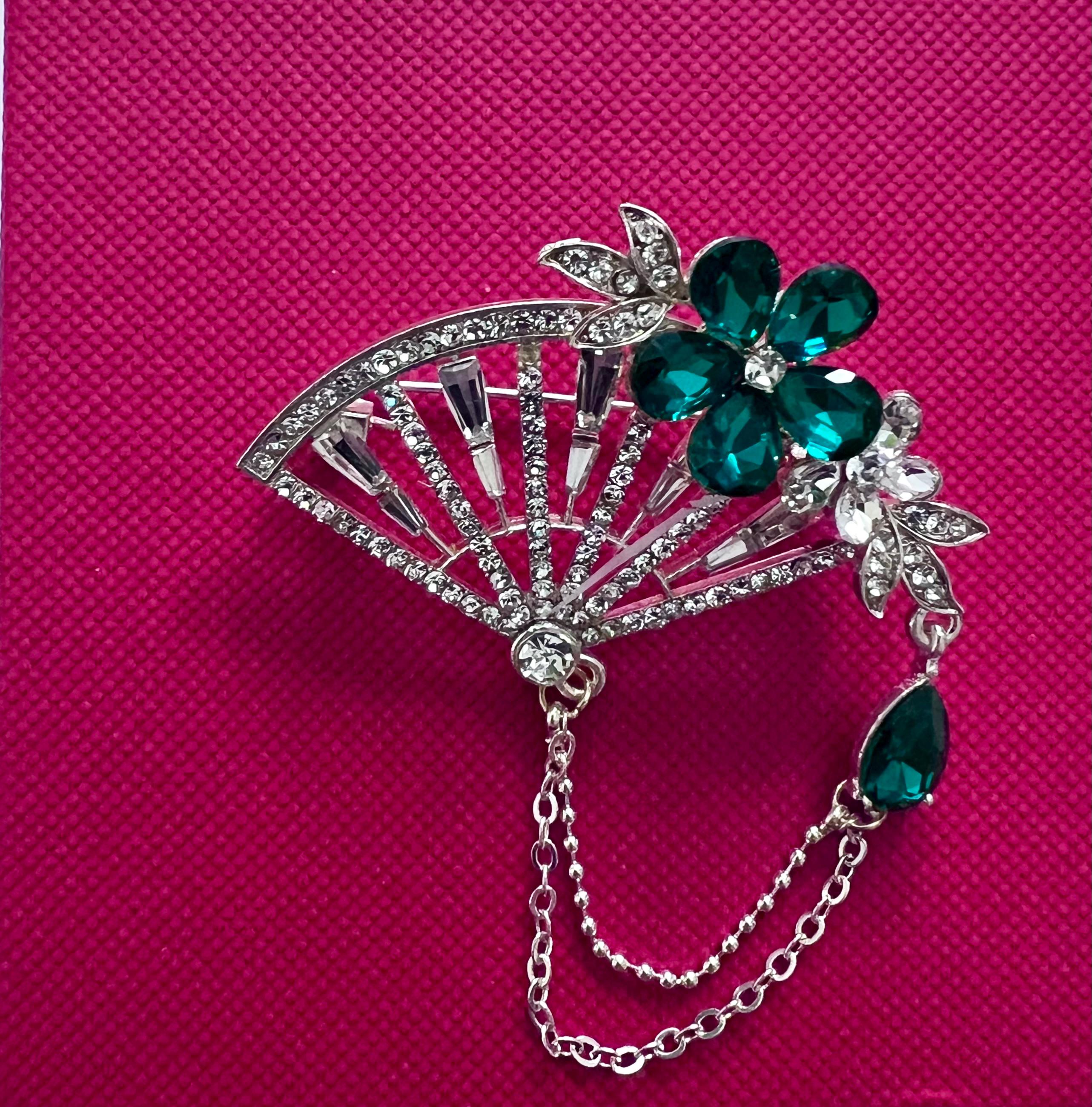 Emerald Hat Brooch - Etsy display picture 1