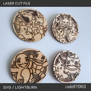Pode incluir: Quatro bases para copos de madeira cortadas a laser com personagens Pokémon. Cada base é circular com uma borda marrom escura e um interior marrom claro, mostrando designs detalhados de personagens. O texto "LASER CUT FILE" é visível.