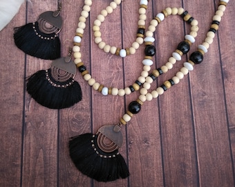 Long collier sautoir femme, Bohème / Hippie / Ethnique, avec perles bois, pendentif pompon frange, style collier boho en bois