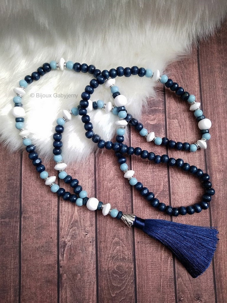 Long Collier-Sautoir en perles bois au style mala avec pompon, mode Bohème-chic, Hippie-Chic pour femme Blue