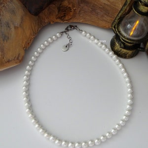 Collier Perles Blanches Homme, Ras de Cou, Collier Blanc en Perles à la Mode, en Véritable Perle de coquille Nacre, Toute Taille image 1