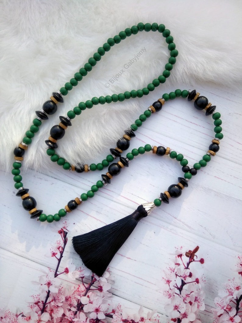 Long Collier-Sautoir en perles bois au style mala avec pompon, mode Bohème-chic, Hippie-Chic pour femme Green