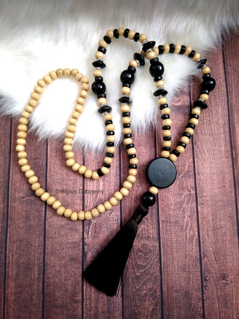 Long Collier-Sautoir en perles bois au style mala avec pompon, mode Bohème-chic, Hippie-Chic pour femme Beige