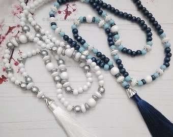 Long Collier-Sautoir en perles bois au style mala avec pompon, mode Bohème-chic, Hippie-Chic pour femme