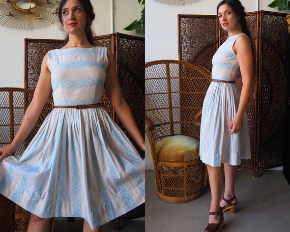 Vintage 1950s 1960s White & Light Blue Sleeveless