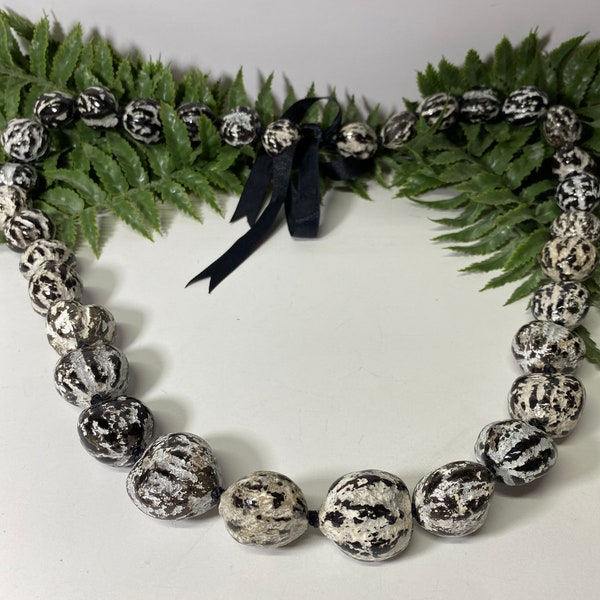 Collier marbré en noix de kukui