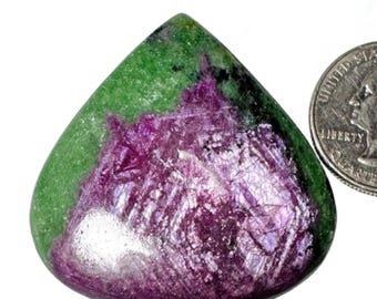 Cabujón de gema de zoisita rubí natural, Tanzania, forma de pera (45x45x7 mm)