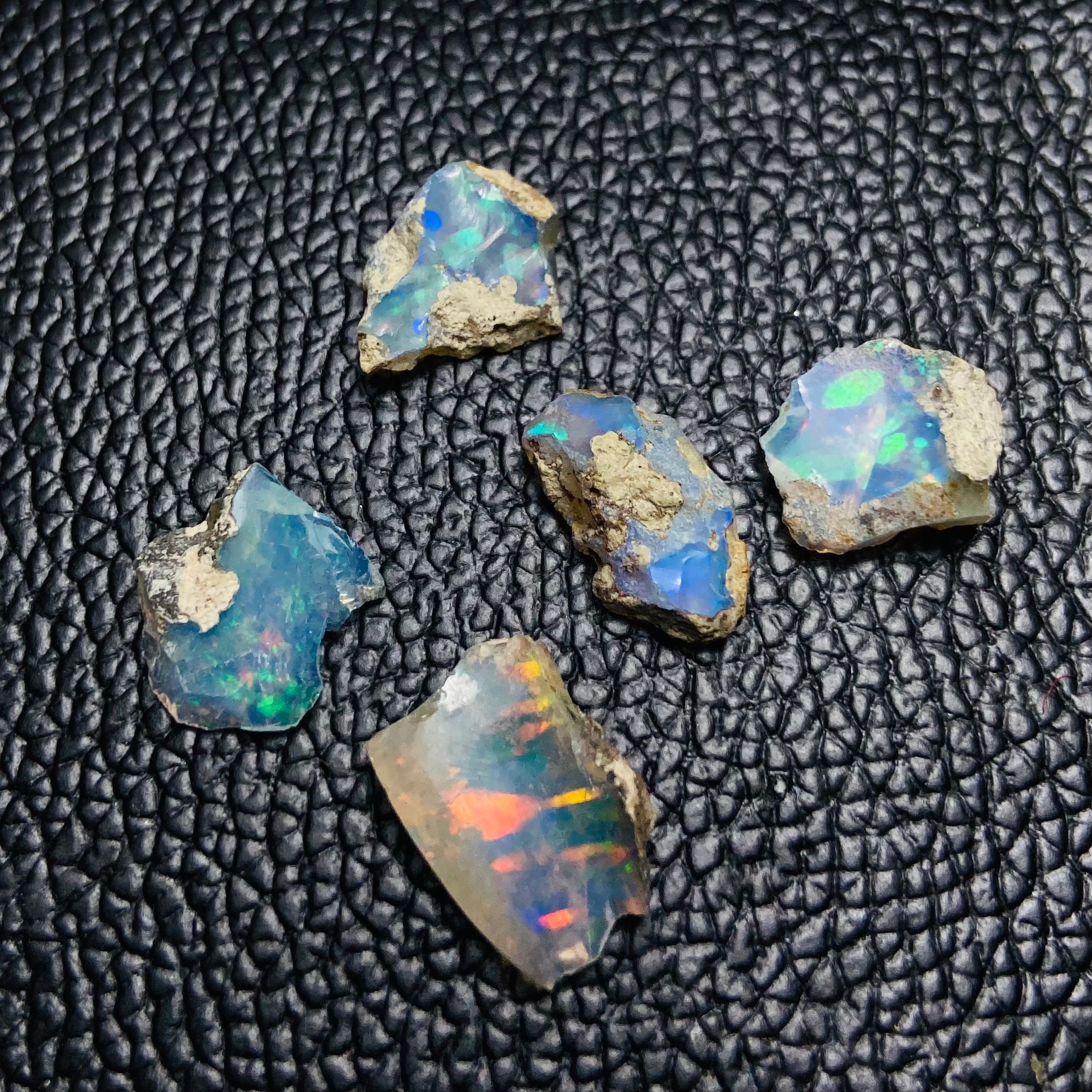 天然エチオピア産オパール原石、13カラット、13x10x5～15x9x4 mm