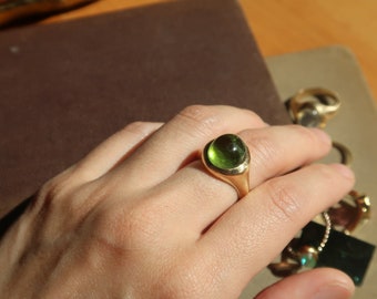 Peridot Ring aus 14kt Gold