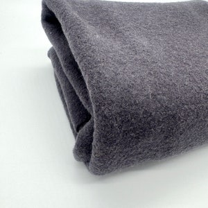 Tessuto in feltro di lana 100% lana grigio scuro da 0,5 m