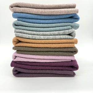 Tessuto Wool Walk Walk realizzato al 100% in lana in diversi colori da 0,5 m