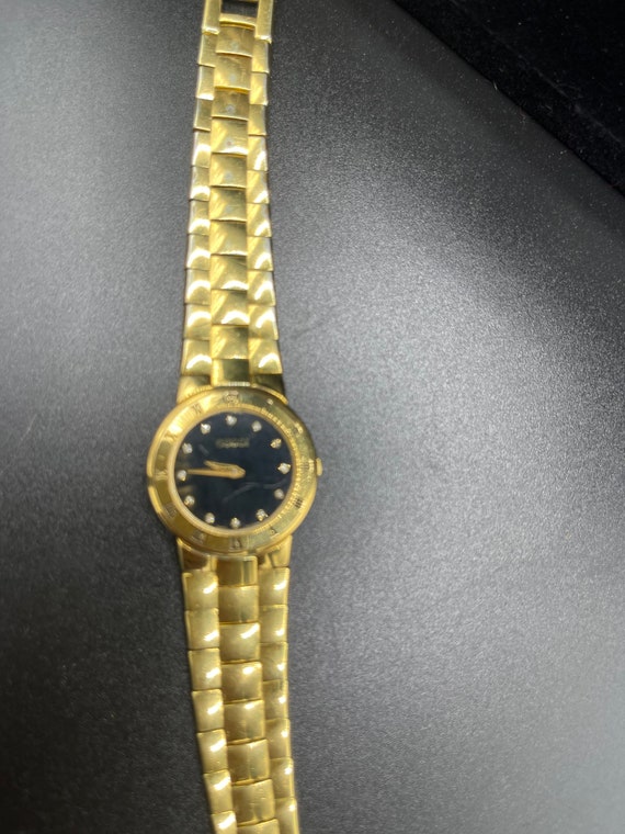 Gucci Gold plated Watch works - image 1