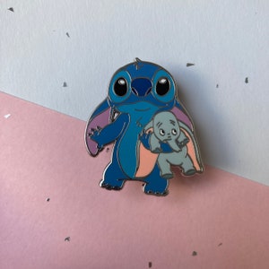 Enamel Pin - Stitch and Dumbo - Stitch and his little friends -  Kawaii Pins - @Magicalstudioco