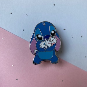 Stitch and Marie - Stitch and his little friends - Disney Enamel Pin - Cute Enamel Lapel Pin - Kawaii Pins - @Magicalpinstudio