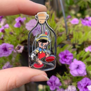 Emaljnål - Pinocchio - Bottled up friends - Disney Emaljnål - Kawaii-nålar - @Magicalstudioco
