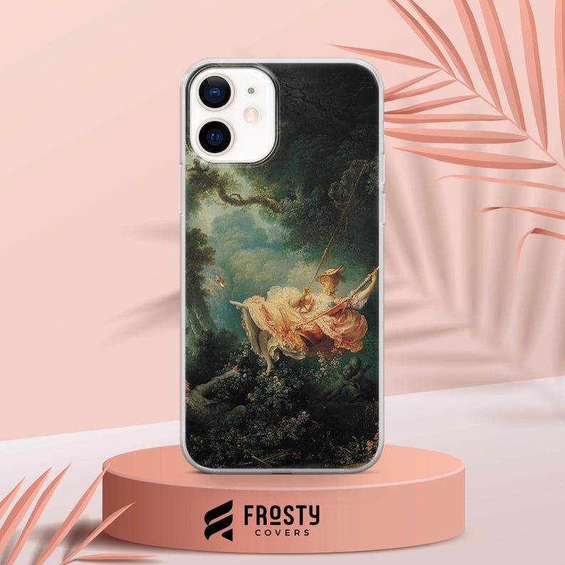 Pode incluir: Uma capa de telefone transparente com uma pintura cl&aacute;ssica de uma mulher num baloi&ccedil;o numa floresta. A obra de arte apresenta uma mulher num vestido esvoa&ccedil;ante, com um fundo rosa claro. A capa &eacute; exibida num pedestal rosa com o log&oacute;tipo "Frosty Covers".