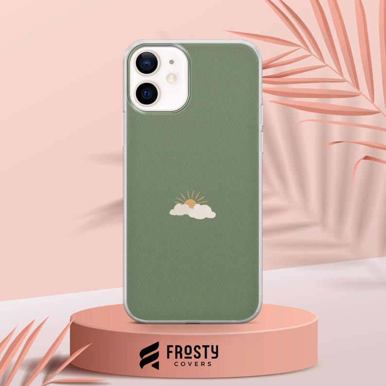 K&ouml;nnte beinhalten: Eine gr&uuml;ne Handyh&uuml;lle mit einer wei&szlig;en Wolke und einem gelben Sonnen-Motiv. Die H&uuml;lle ist f&uuml;r ein iPhone.