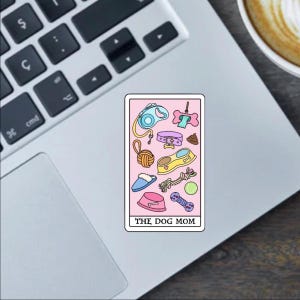 The Dog Mom Tarot Karte 2,5 inch Aufkleber, Autoaufkleber oder Magnet - Hundebesitzer Laptop und Wasserflasche Aufkleber, lustiges Hund Eltern Design