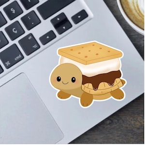 Pegatina de tortuga S'mores / Lindo animal chibi de comida / Pegatina de vinilo, imán o pegatina para parachoques / Arte de Procreate dibujado a mano, Arte de mezcla de comida